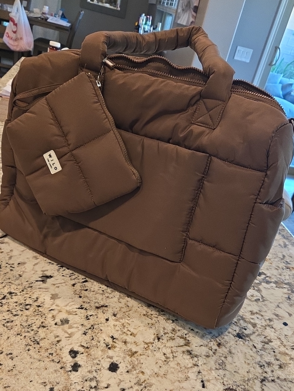 Wilo Multi Pocket Travel Weekender Quilted Puffer Tote in Brown